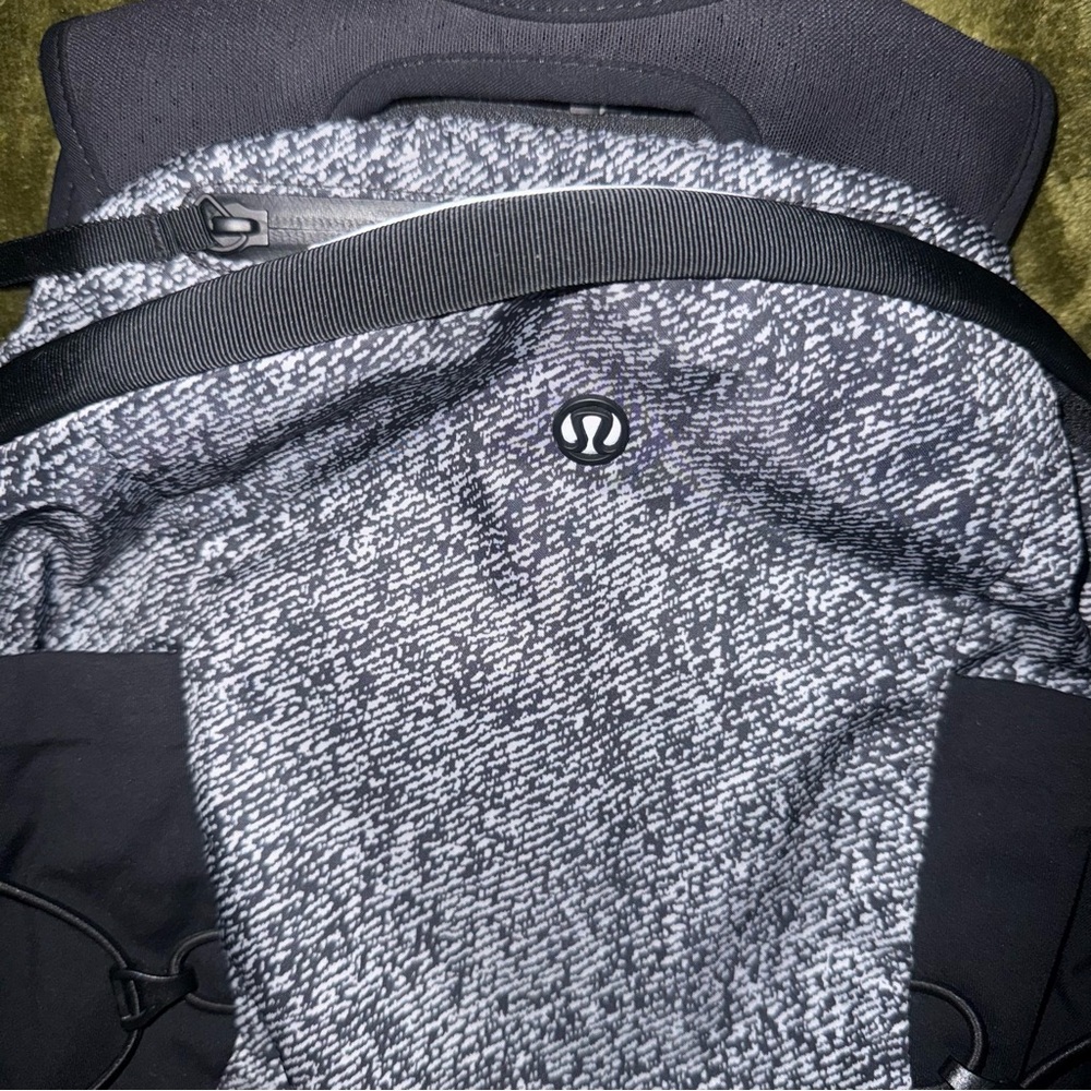 Lululemon Black and Light Gray Hiking Backpack - Picture 4 of 15